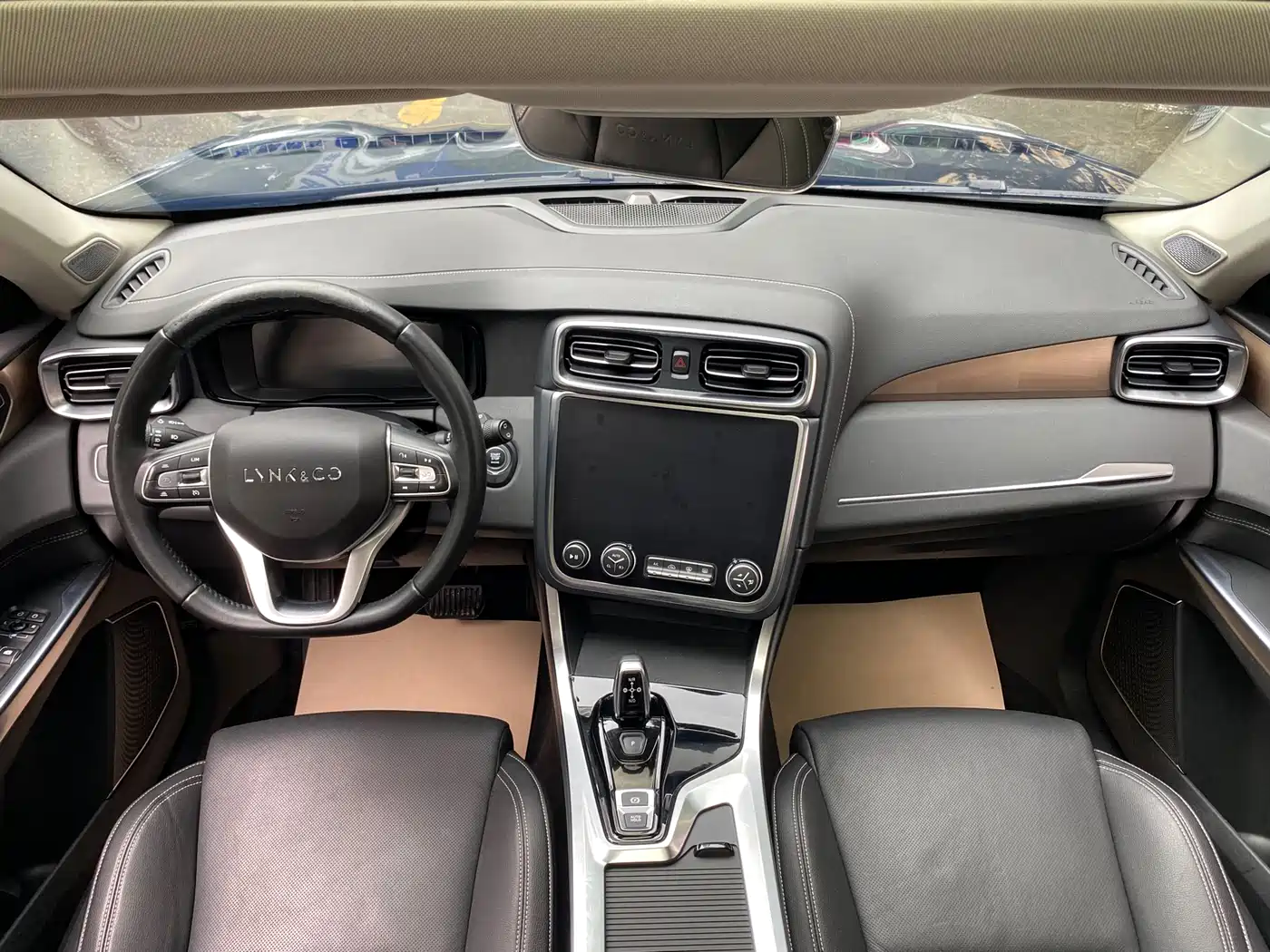 Lynk & Co 01 2019 2.0T 2WD Pro Edition China V фото 11