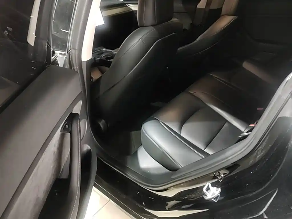 Фото 17 - Tesla Model 3