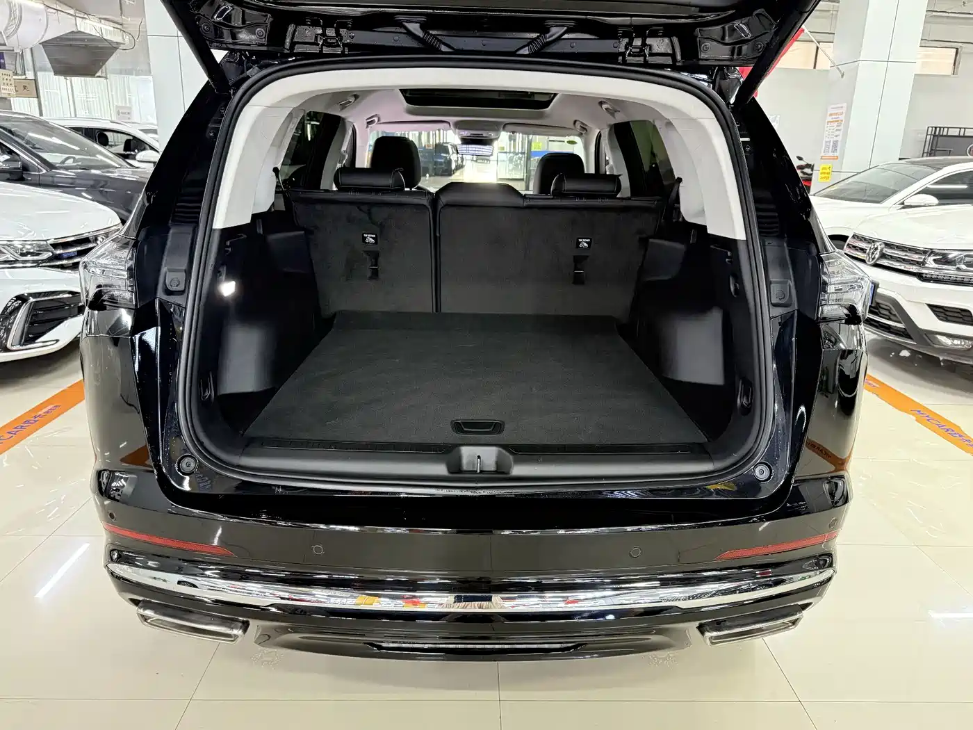 Photo 18 - Buick Envision Plus