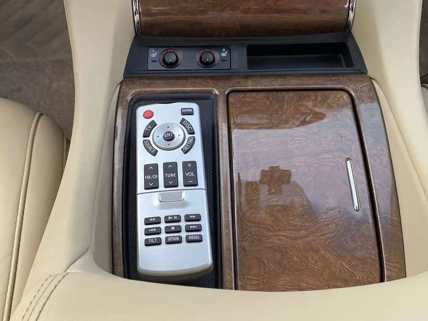 Toyota Alphard 2015 3.5L Premium Edition фото 20