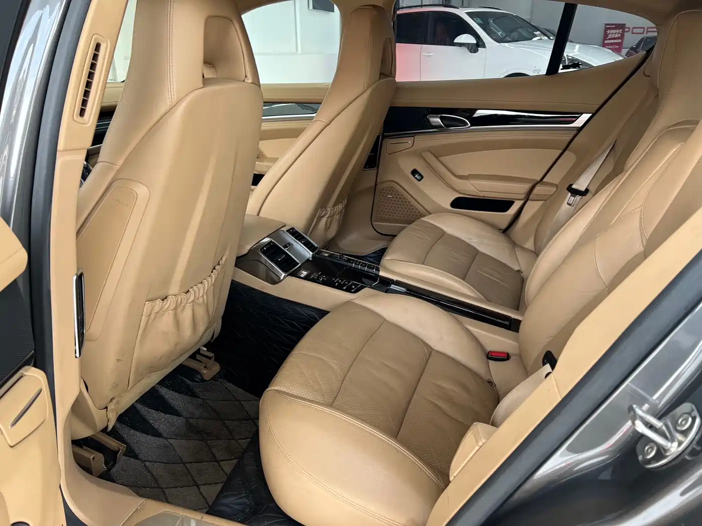 Porsche Panamera 2014 Panamera 4 3.0T фото 12