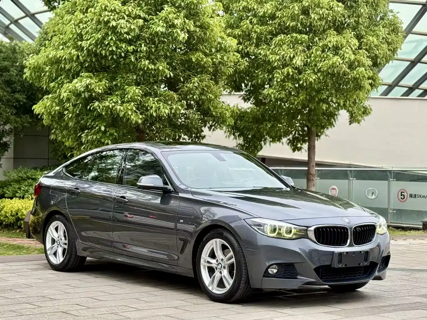 BMW 3 Series GT 2019 320i M Sport Model фото 3