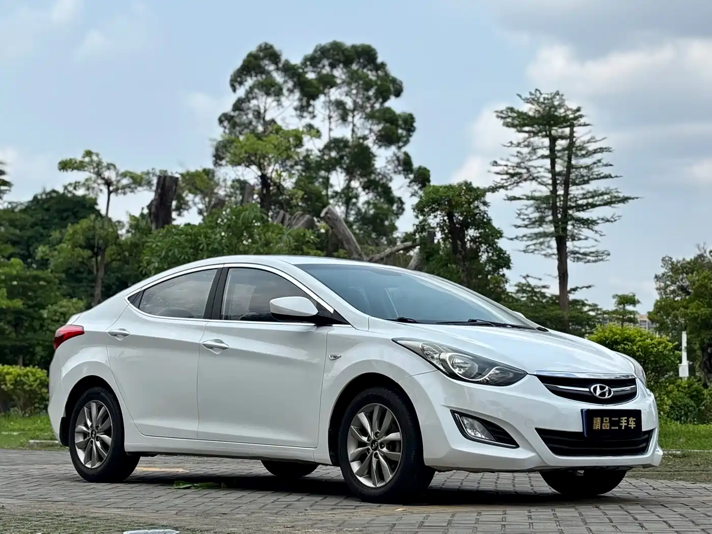 Hyundai Langdong 2016 1.6L Automatic Smart Edition фото 3