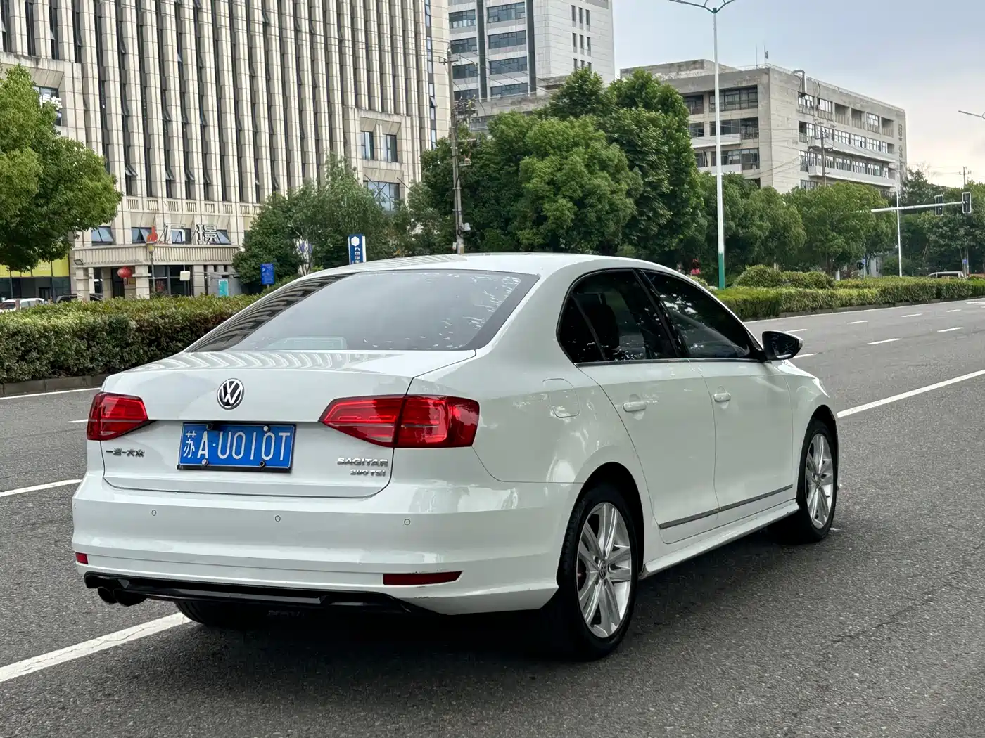 Volkswagen Sagitar 2018 280TSI DSG Spark Edition фото 7