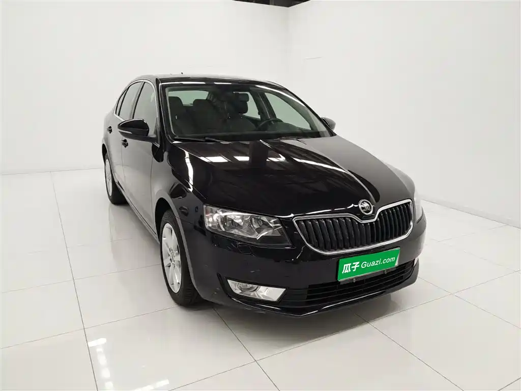 Škoda Octavia 2016 1.6L Automatic Pioneer Edition фото 4