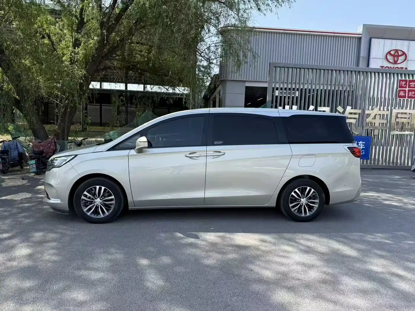 Buick GL8 2020 Model ES Landglory 653T Premium фото 5