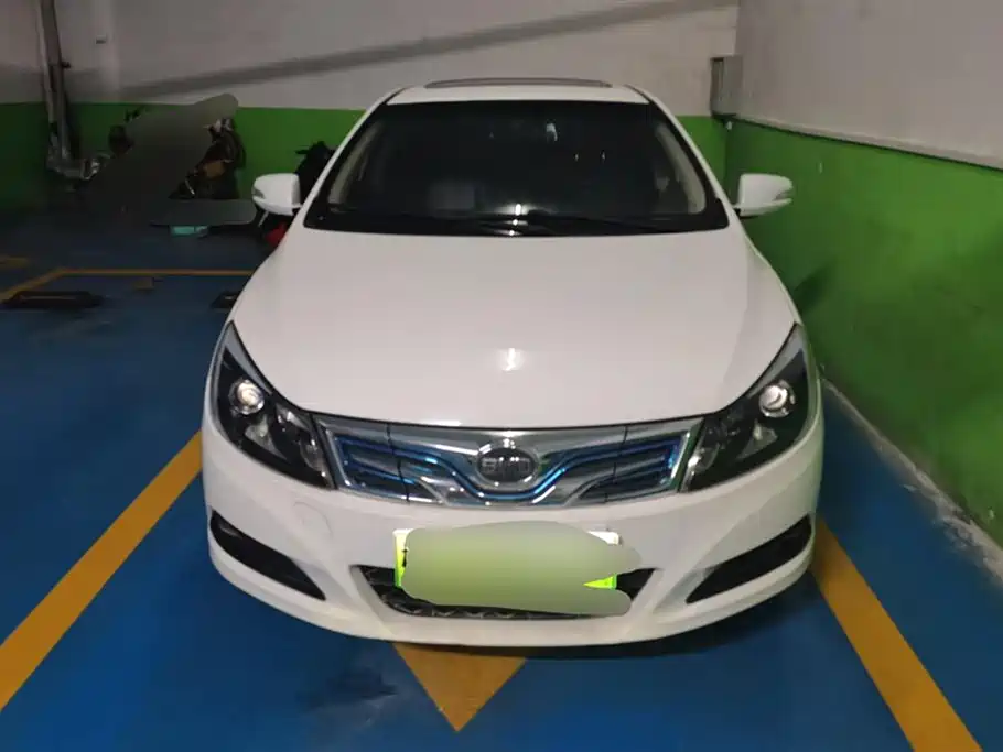 BYD E5