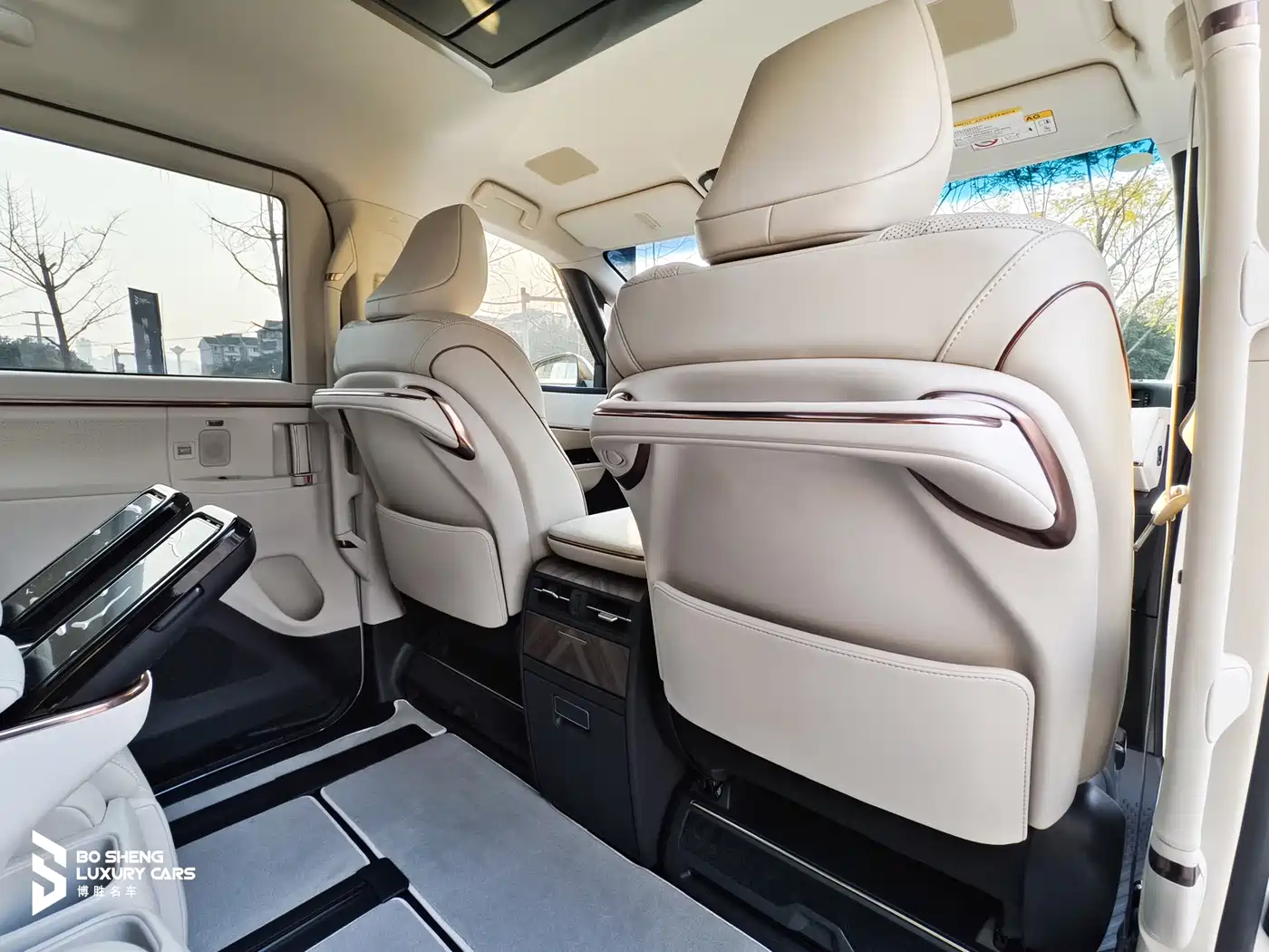 Lexus LM 2025 Model 350h Seven-Seater Elegance Edition фото 10