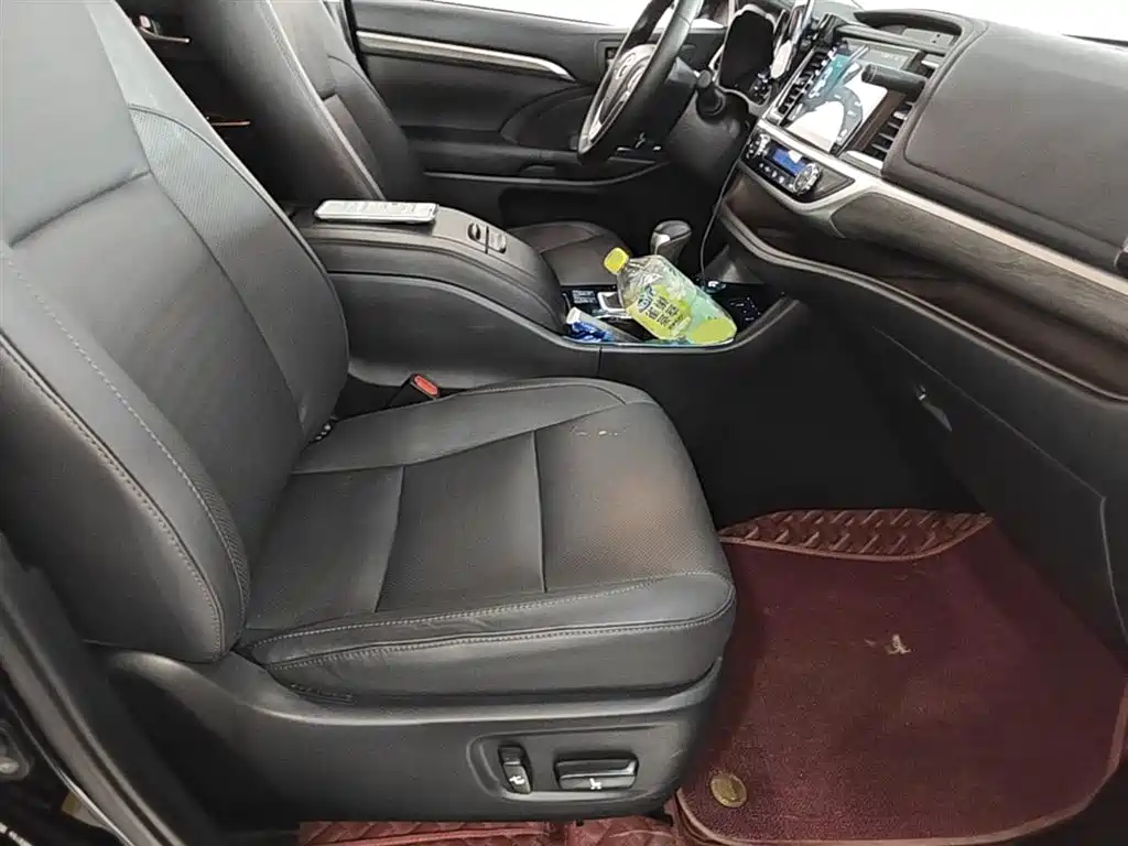 Toyota Highlander 2021 2.0T AWD Premium 7-Seater фото 25