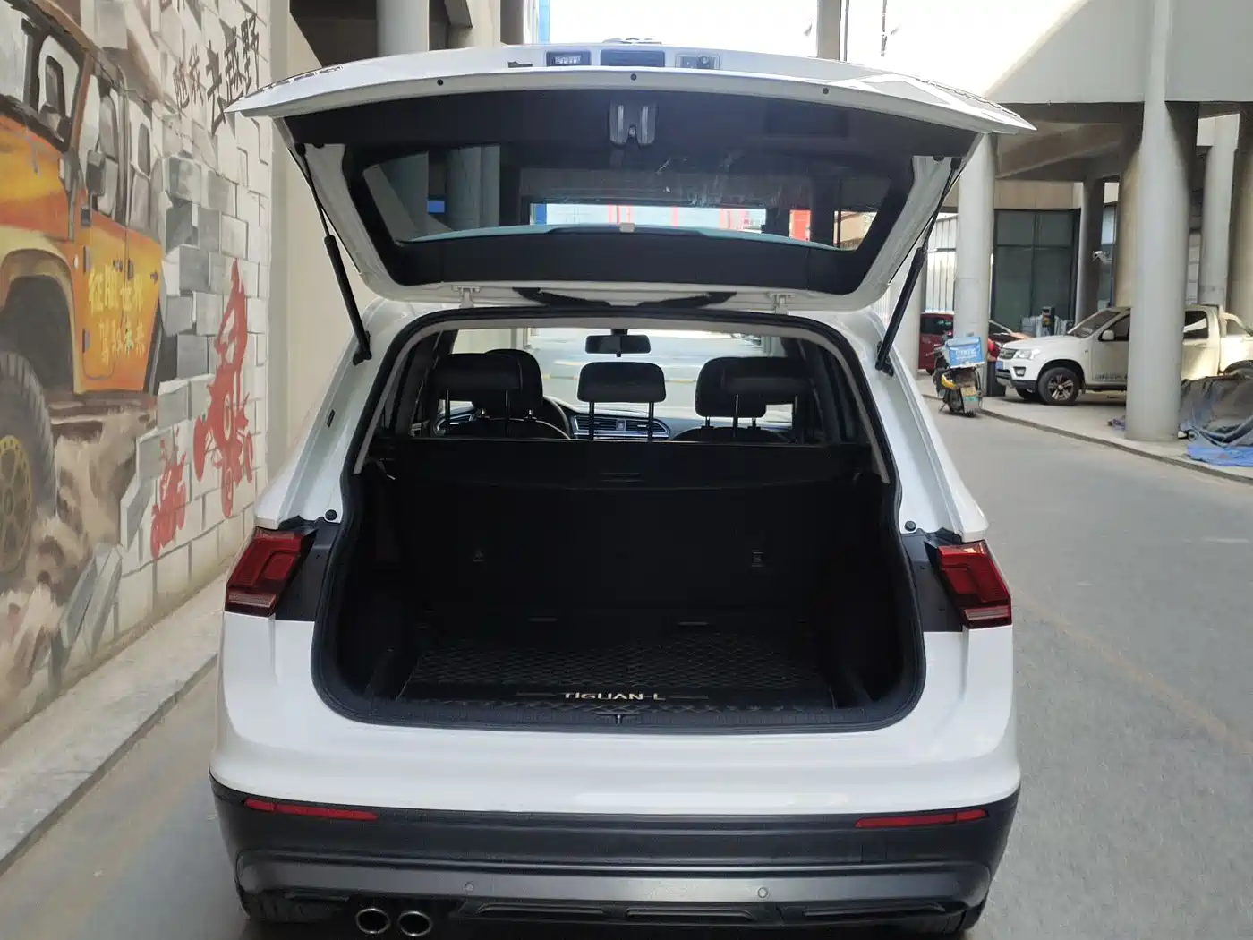 Volkswagen Tiguan L 2017 330TSI Automatic 2WD Trend Edition фото 7