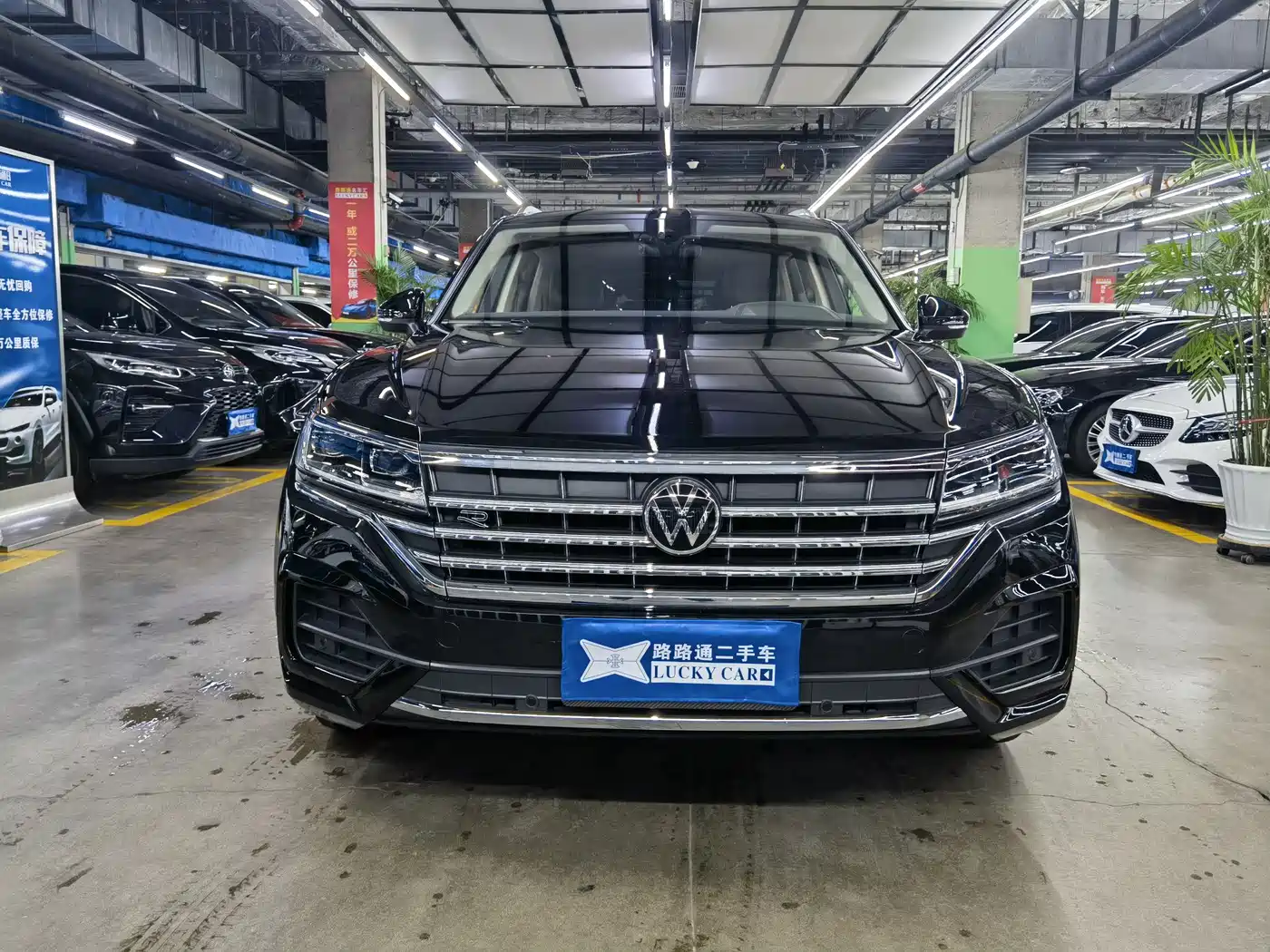 Volkswagen Touareg 2023 2.0TSI R-Line Edition фото 2