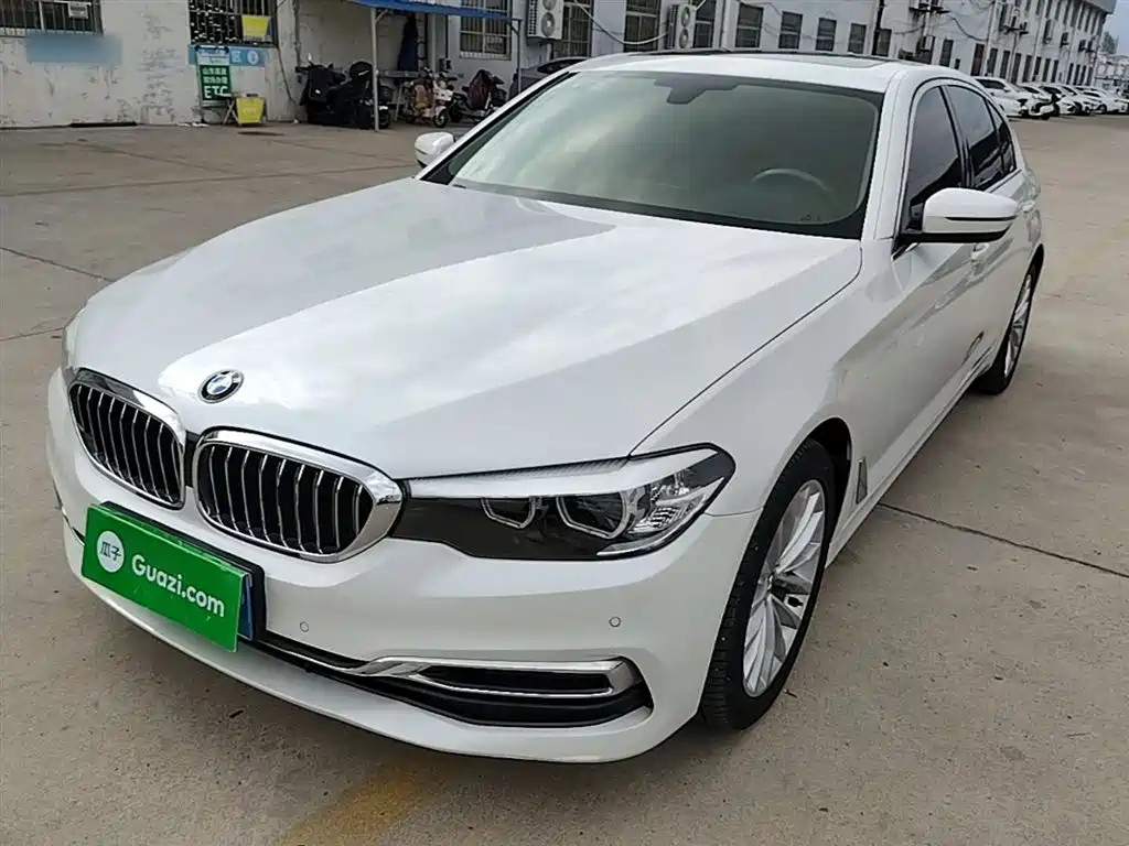 BMW 5 Series 2019 525Li Luxury Package