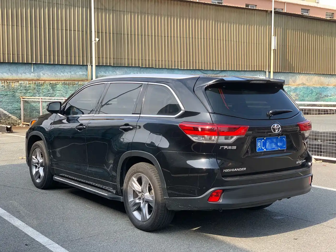 Toyota Highlander 2018 2.0T 4WD Premium 7-seater China VI фото 7