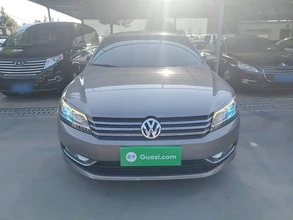 Volkswagen Passat 2014 1.8TSI DSG Luxury Edition фото 3