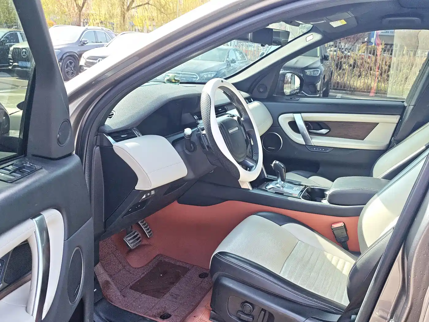 LAND ROVER DISCOVER SPORTS