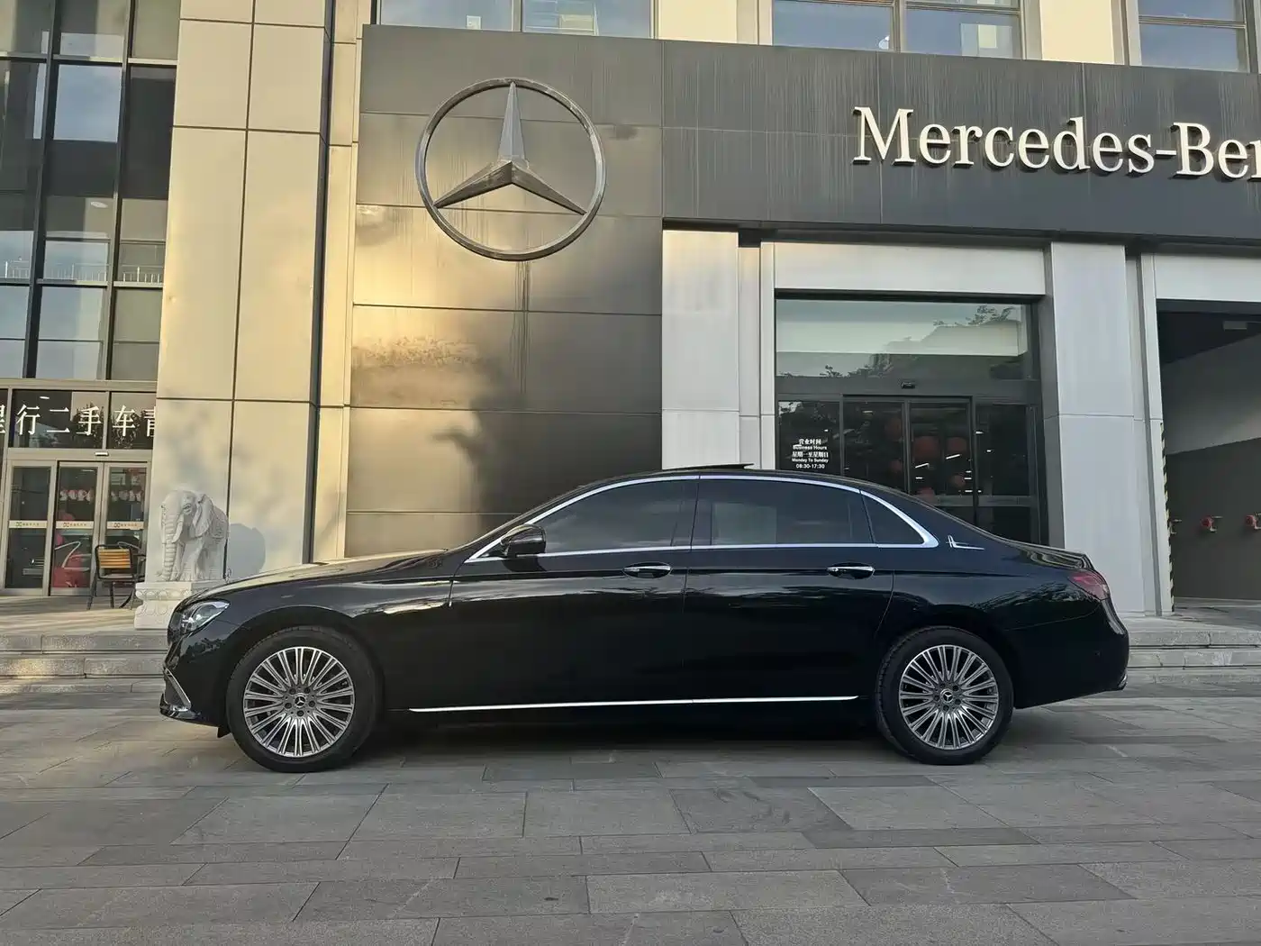 Mercedes-Benz E-Class 2022 E 300 L Fashion фото 4