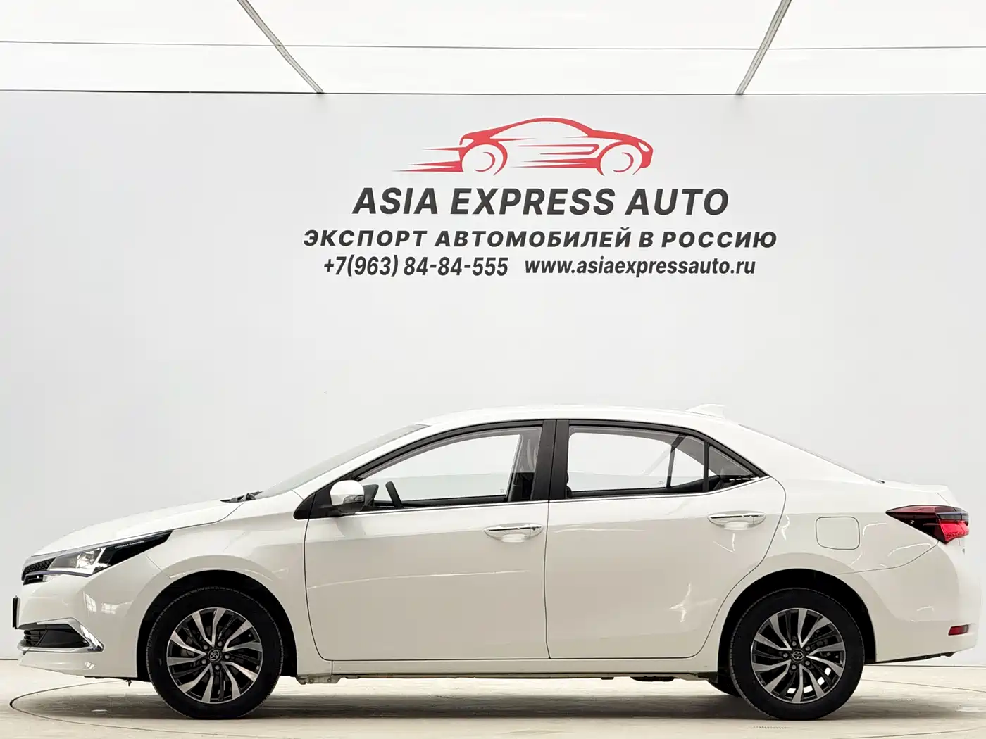 Toyota Corolla 2018 Hybrid 1.8L E-CVT Smart Edition фото 7
