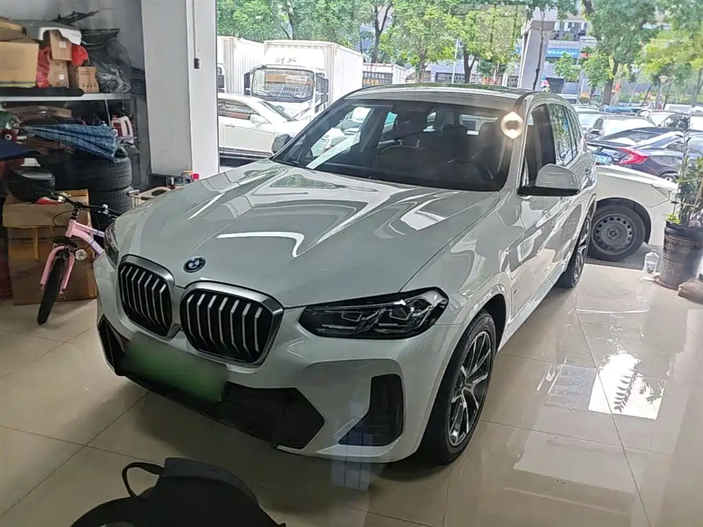 BMW iX3 2022 Leading Edition