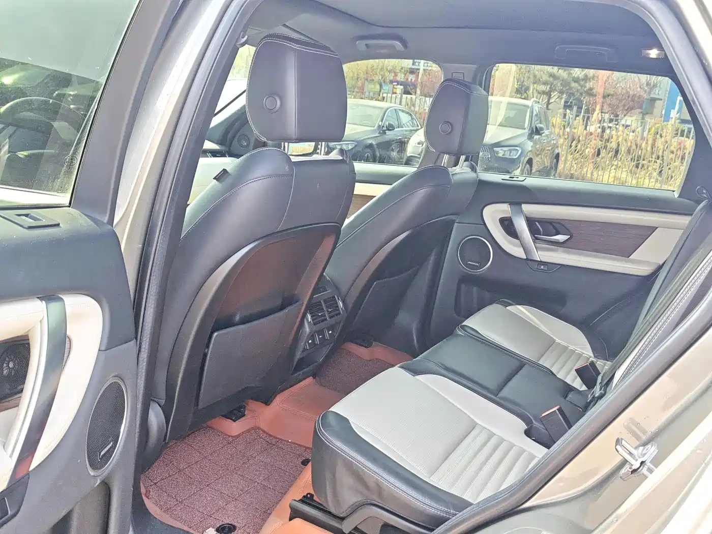 LAND ROVER DISCOVER SPORTS