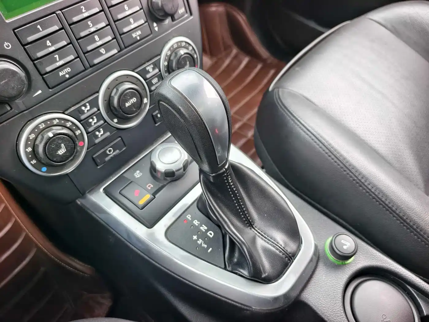 Land Rover Freelander 2 2007 3.2L фото 9