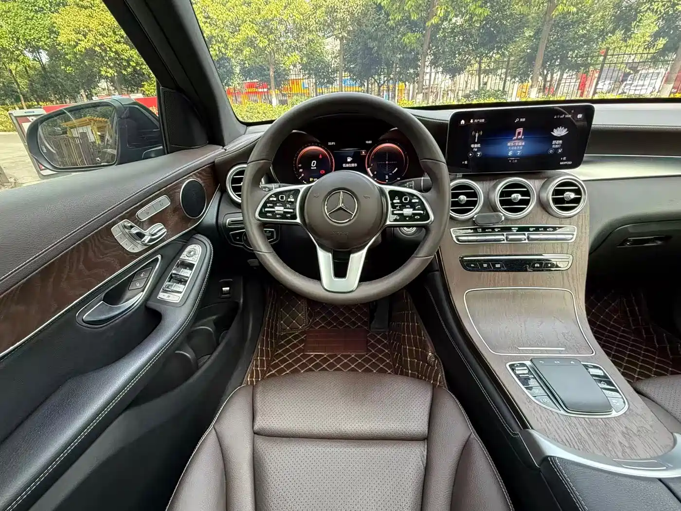 Mercedes-Benz GLC 2020 Facelift GLC 300 L 4MATIC Luxury фото 19