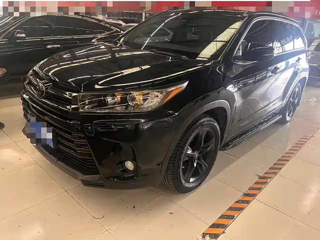 TOYOTA HIGHLANDER