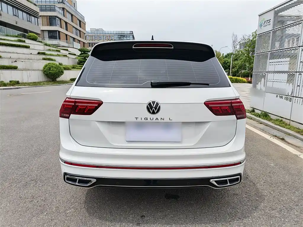 Volkswagen Tiguan L 2024 330TSI Automatic 2WD R-Line Premium Enjoyment Edition фото 11