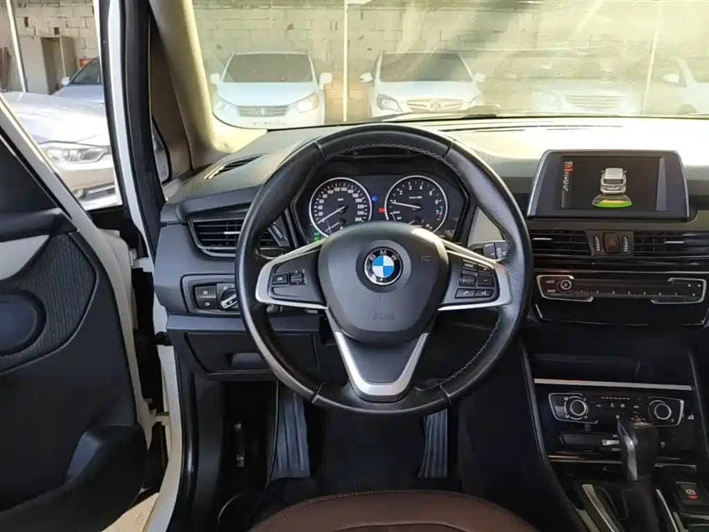 BMW 2 Series Touring 2016 218i Fashion Model фото 11