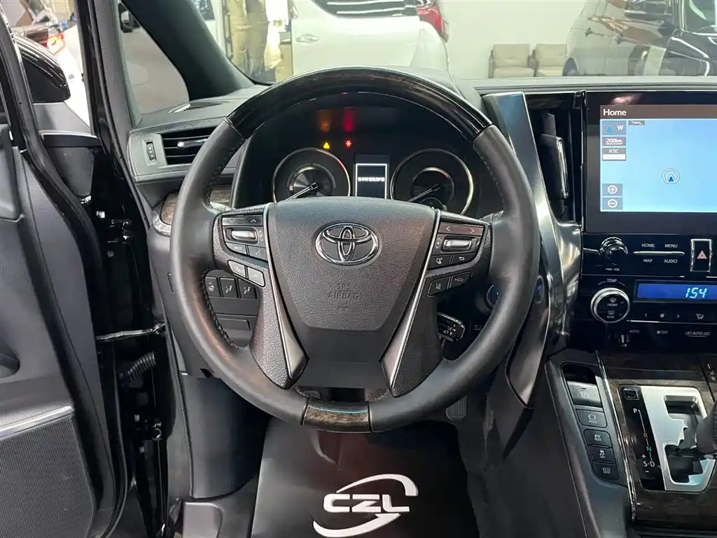 Toyota Alphard 2020 Hybrid 2.5L Premium Edition фото 10