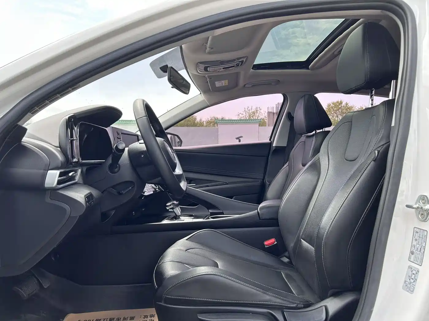 Hyundai Elantra 2022 1.5L CVT GLX Elite Edition фото 8
