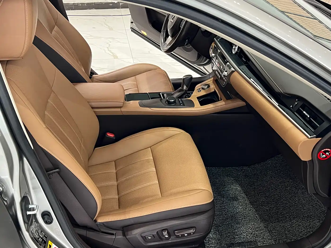 Lexus ES 2015 200 Elite Edition фото 20
