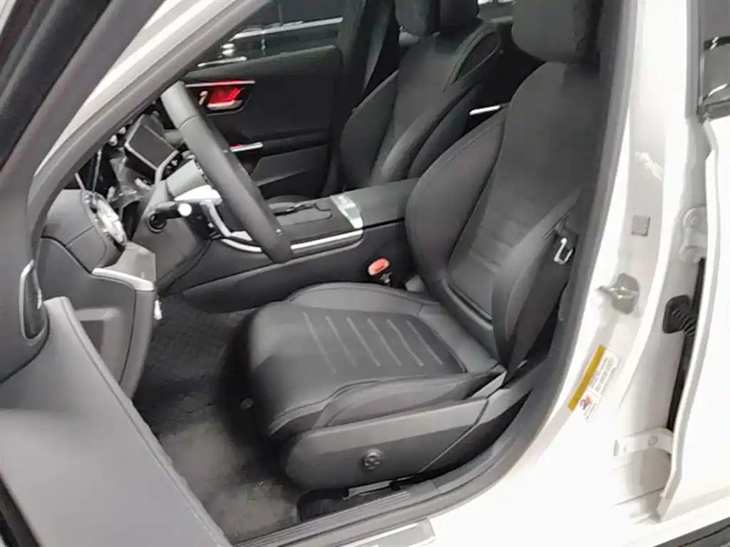 Mercedes-Benz C-Class 2025 Facelift C 260 L Night Sport Edition фото 15