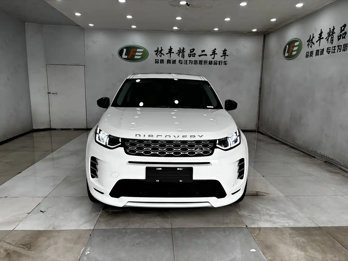 Land Rover Discovery Sport 2025 249PS Performance Tech Edition фото 2