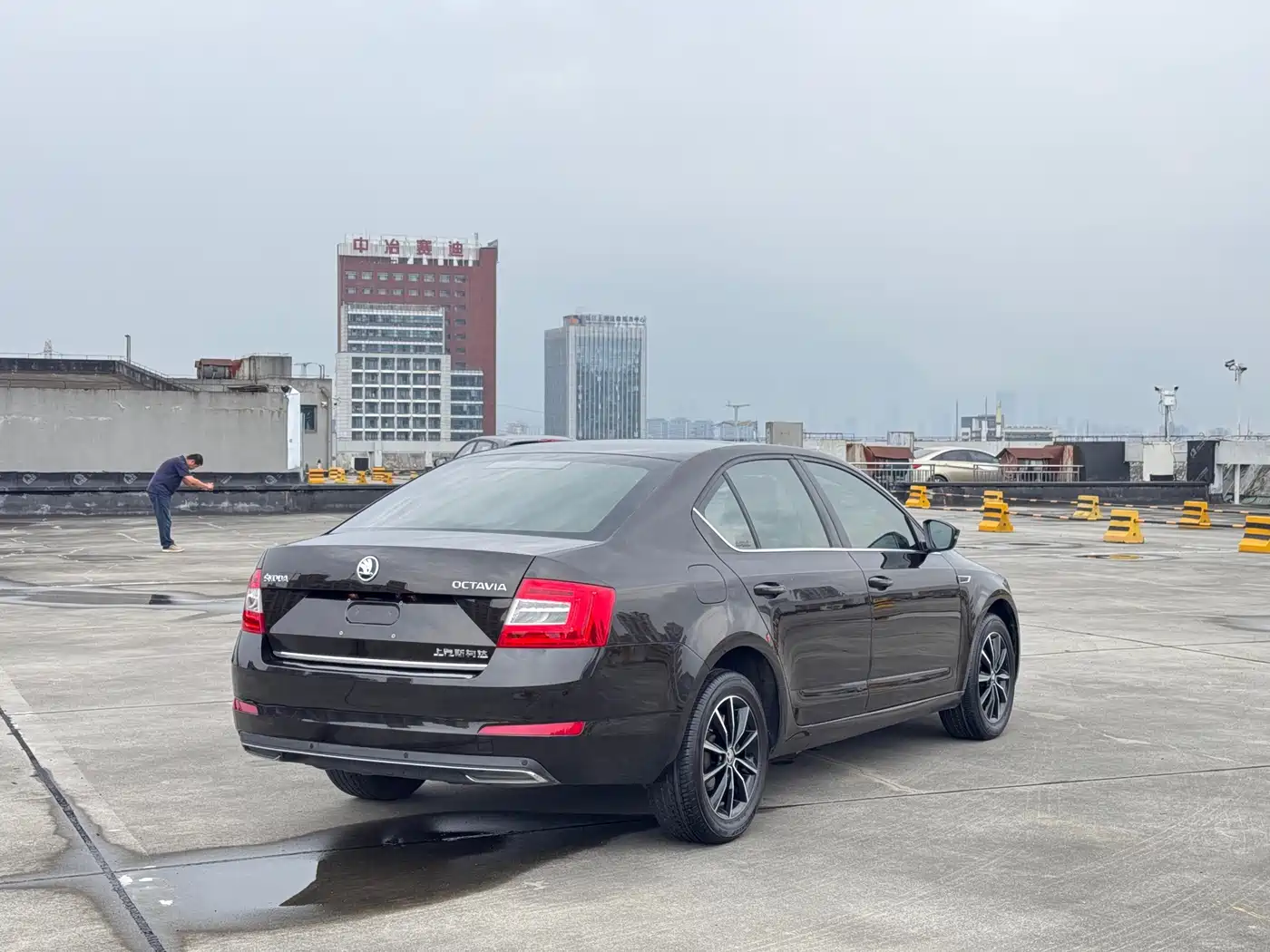 Škoda Octavia 2017 1.6L Automatic Smart Edition фото 4