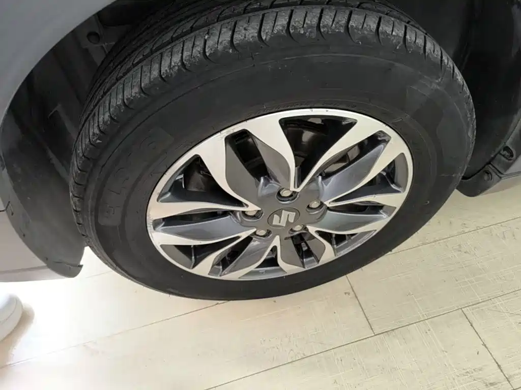 Suzuki Xiaotu 2017 2017 1.6L CVT 2WD Urban Progressive Edition