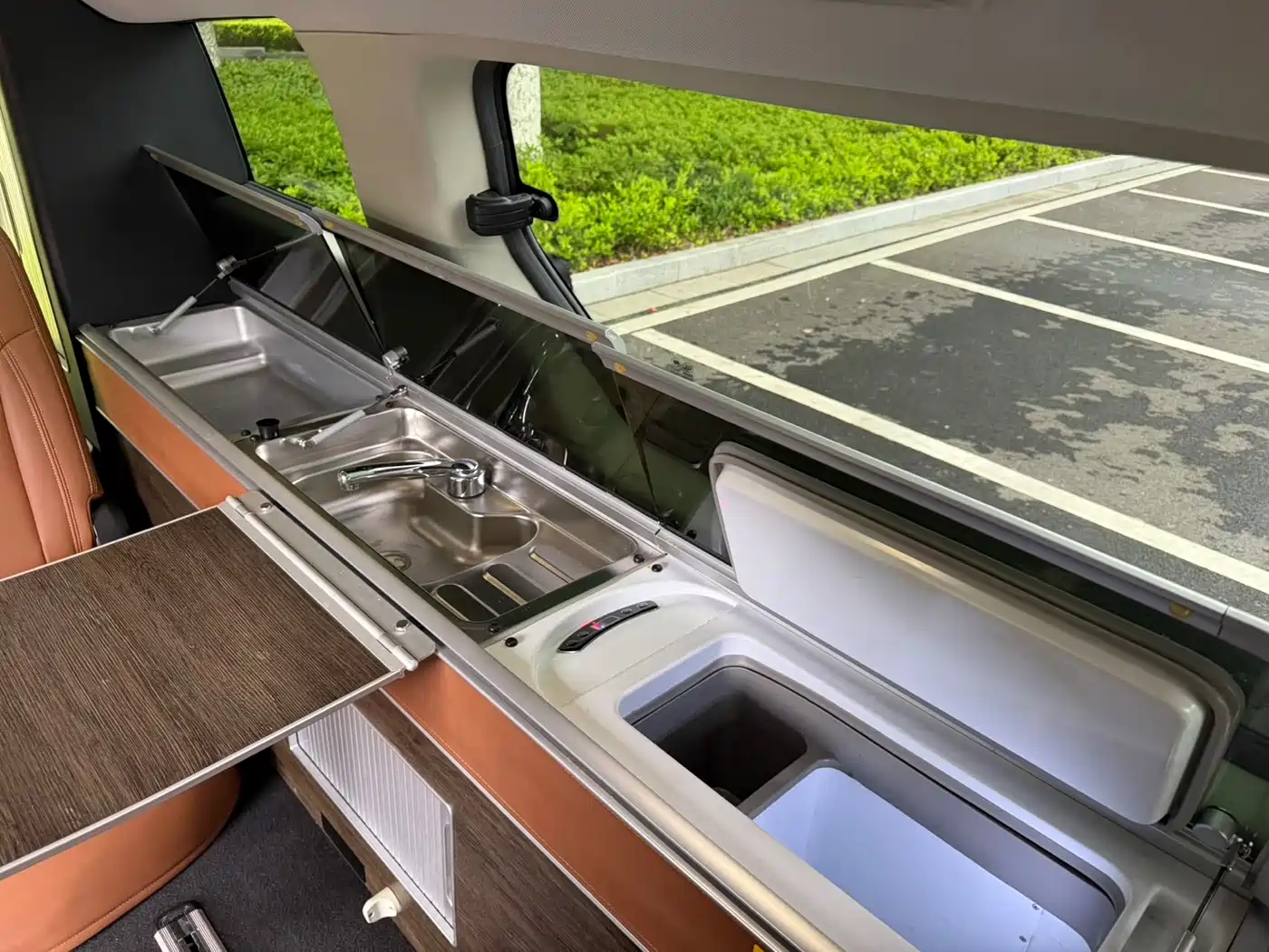 SAIC Maxus RG10 2019 2.0TGI Pop-top Camper Sunshine Edition фото 14