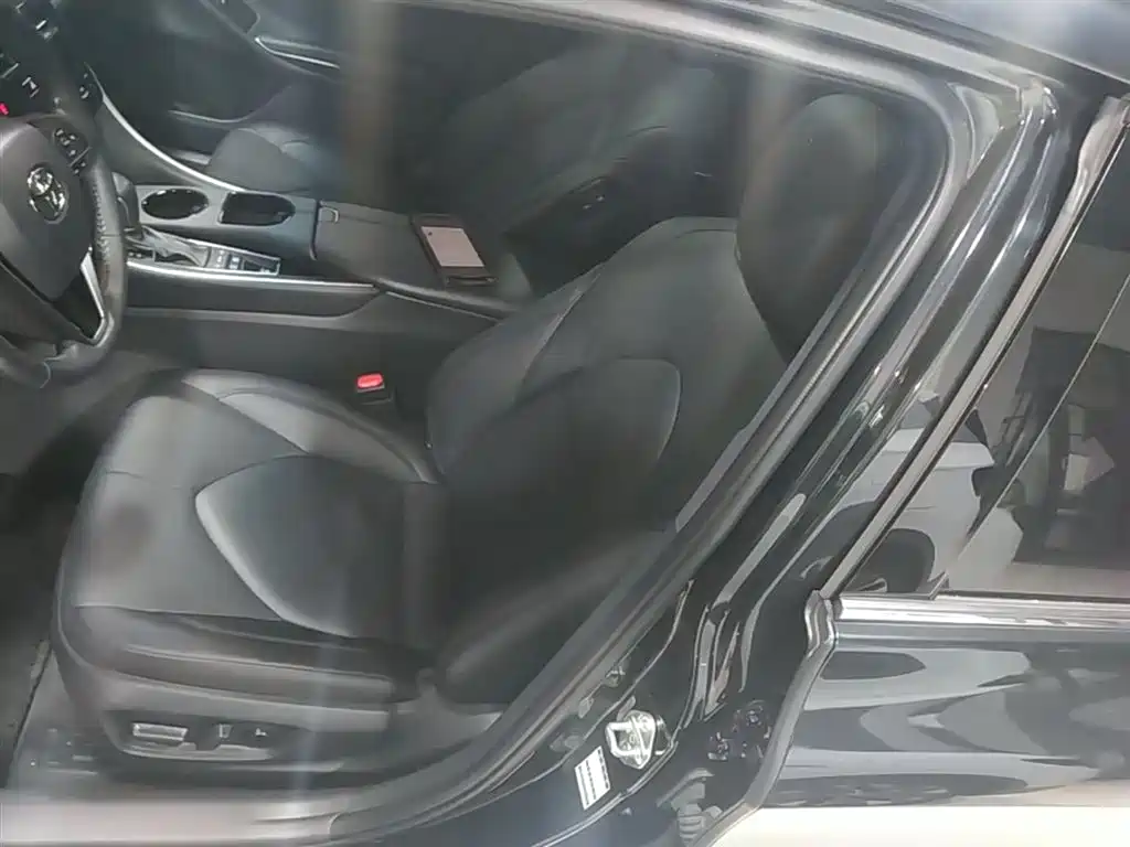 Toyota Avalon 2022 Hybrid 2.5L Luxury Edition фото 15