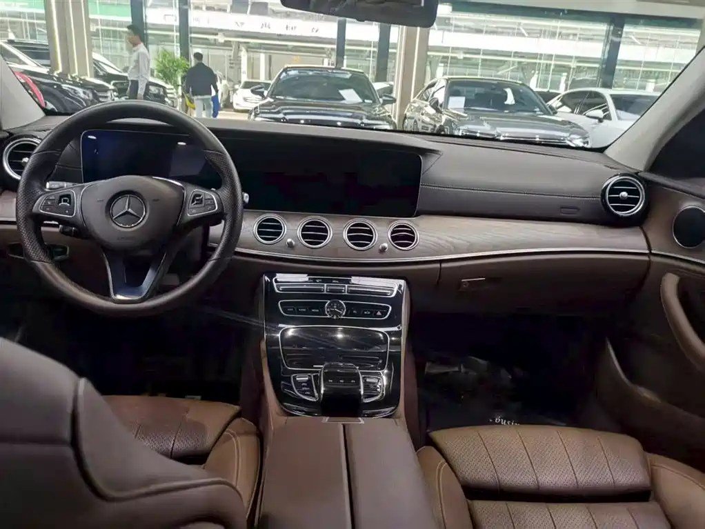 Mercedes-Benz E-Class 2017 E 200 L 4MATIC фото 5