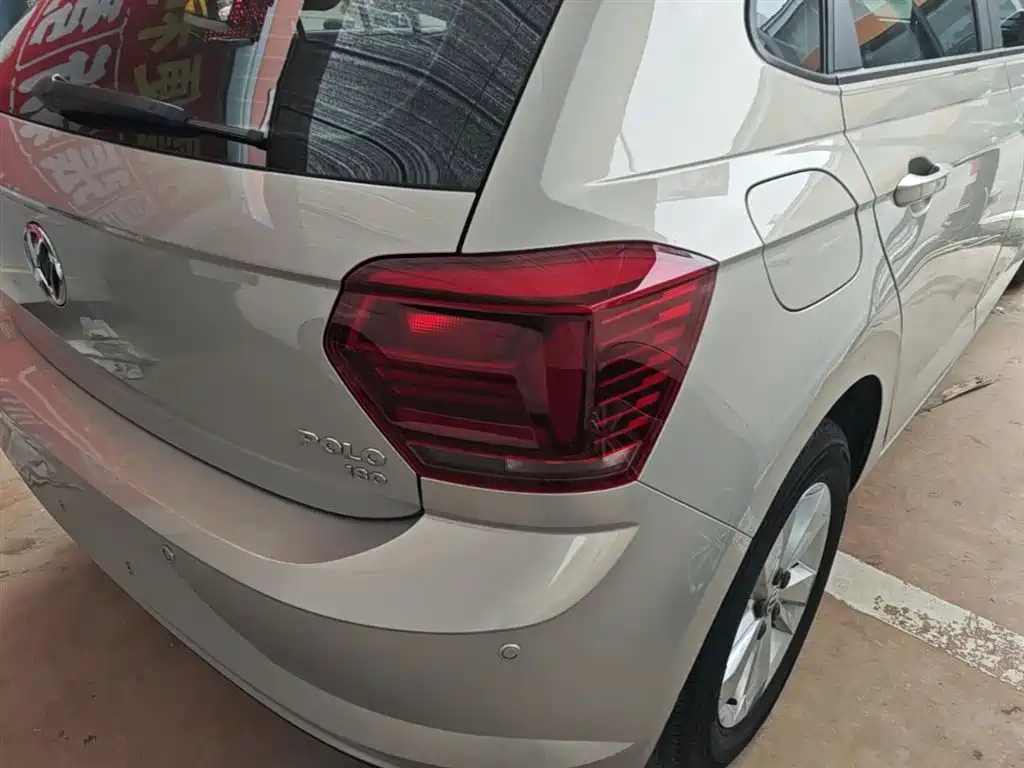 Volkswagen Polo 2019 Plus 1.5L Automatic Panorama Enjoyment Edition фото 8