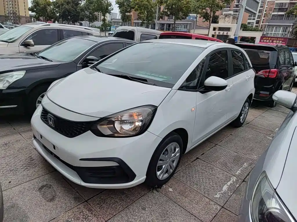 Фото 1 - Honda Fit