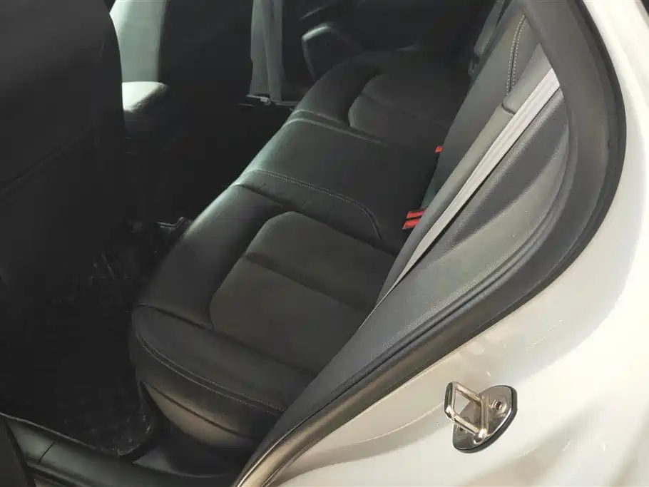 AUDI Q2L E-TRON