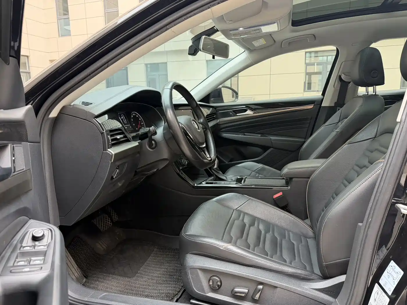 Volkswagen Passat 2019 330TSI Elite Version China VI фото 4