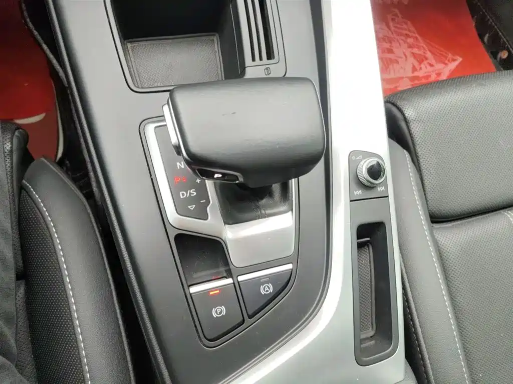 Audi A4L 2020 40 TFSI Fashion Dynamic Edition фото 7