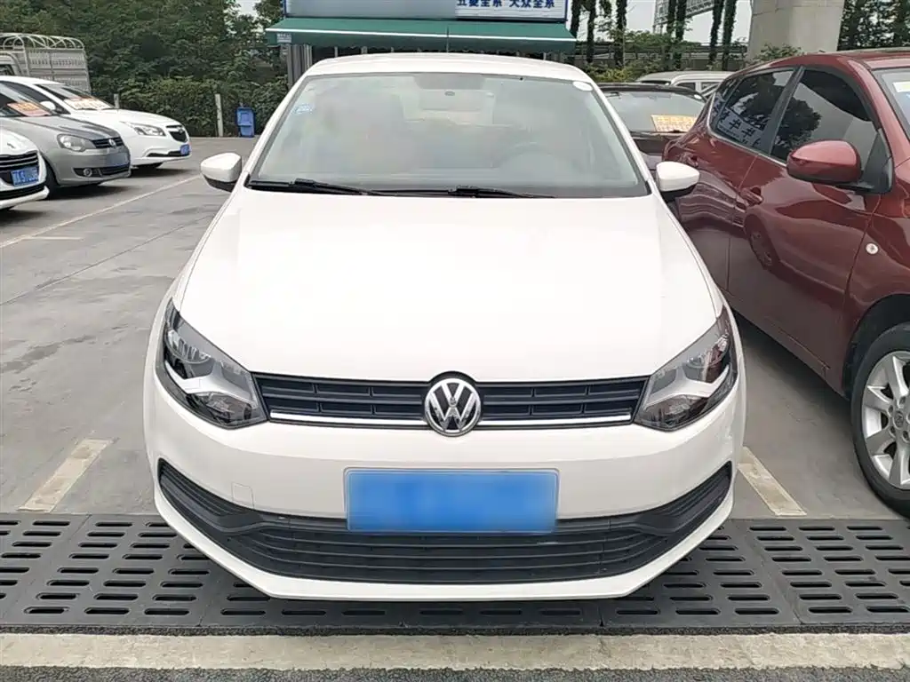 Volkswagen Polo 2016 1.4L Manual Trend фото 3