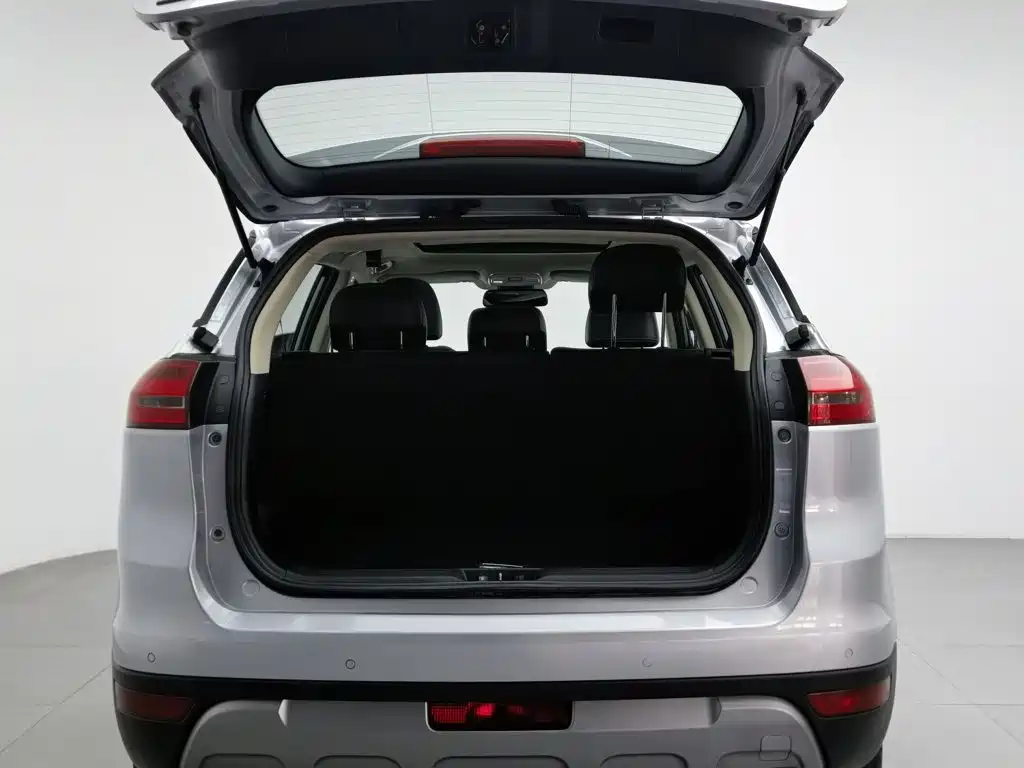 Photo 16 - Geely Atlas
