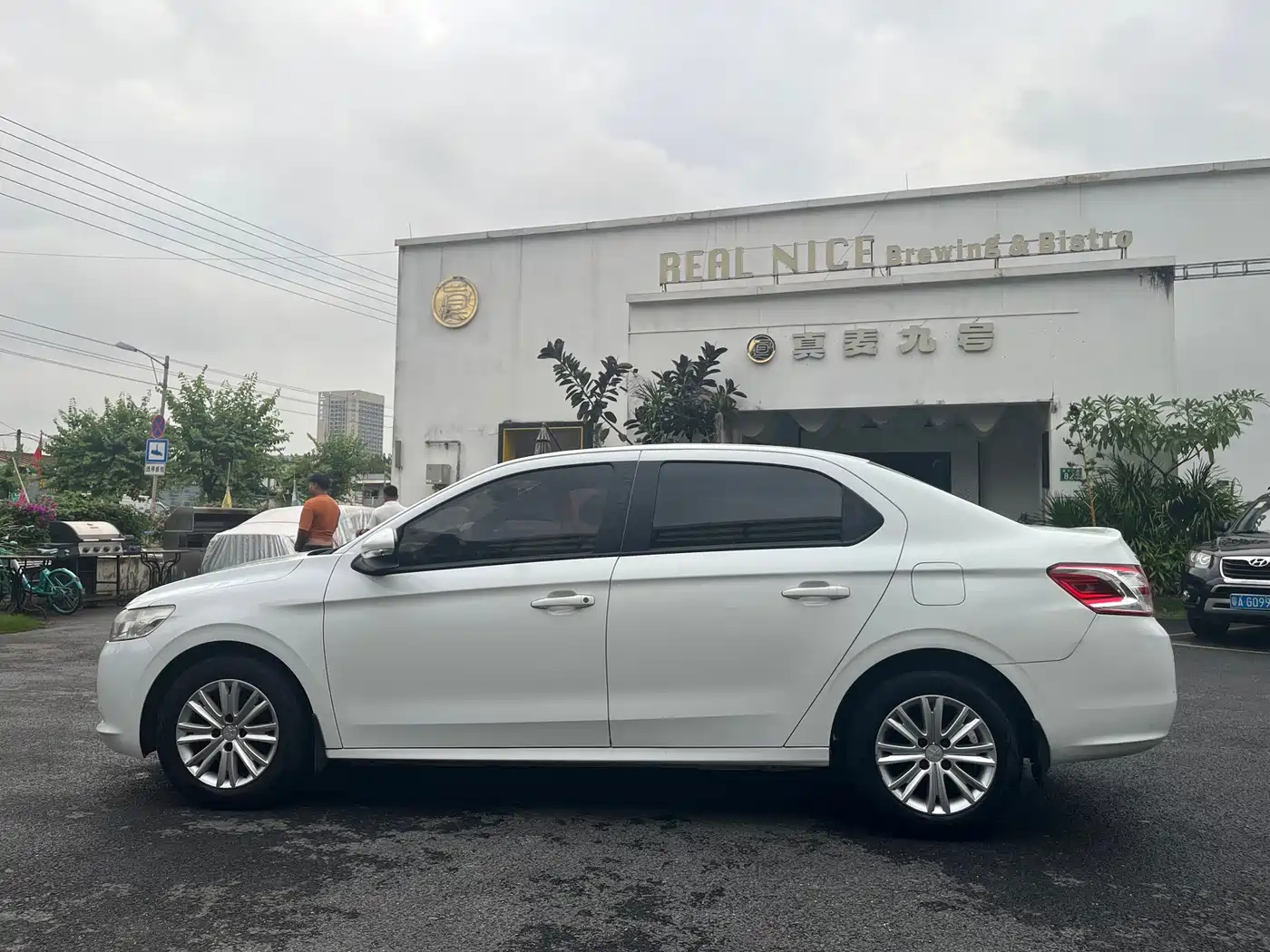 Peugeot 301 2014 1.6L Automatic Luxury Edition фото 8