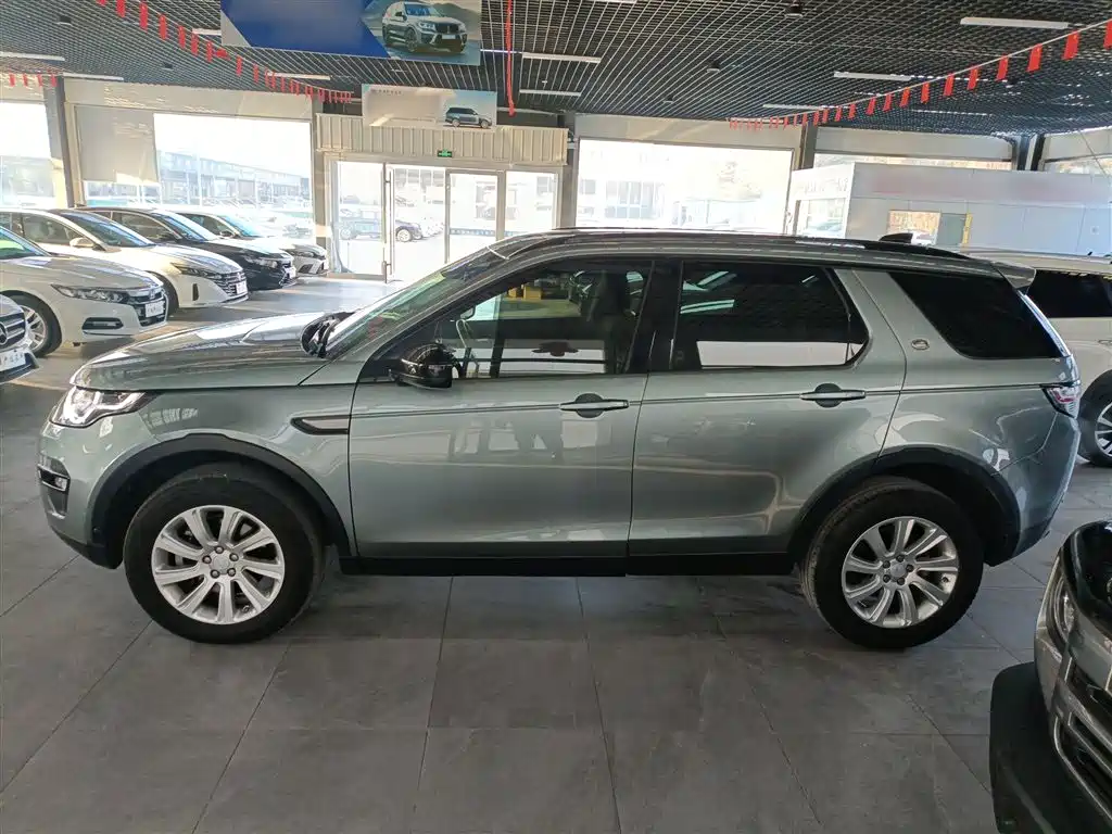 Land Rover Discovery Sport 2019 240PS SE Edition China VI фото 4