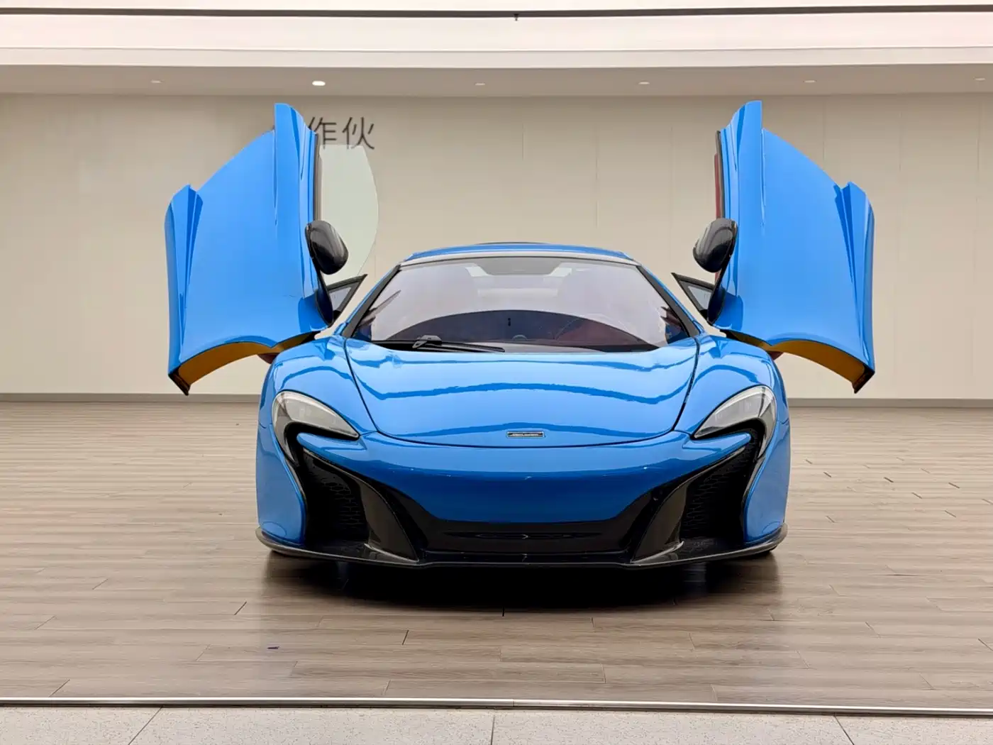 McLaren 12C 2013 3.8T SPIDER 50th Anniversary Edition фото 2