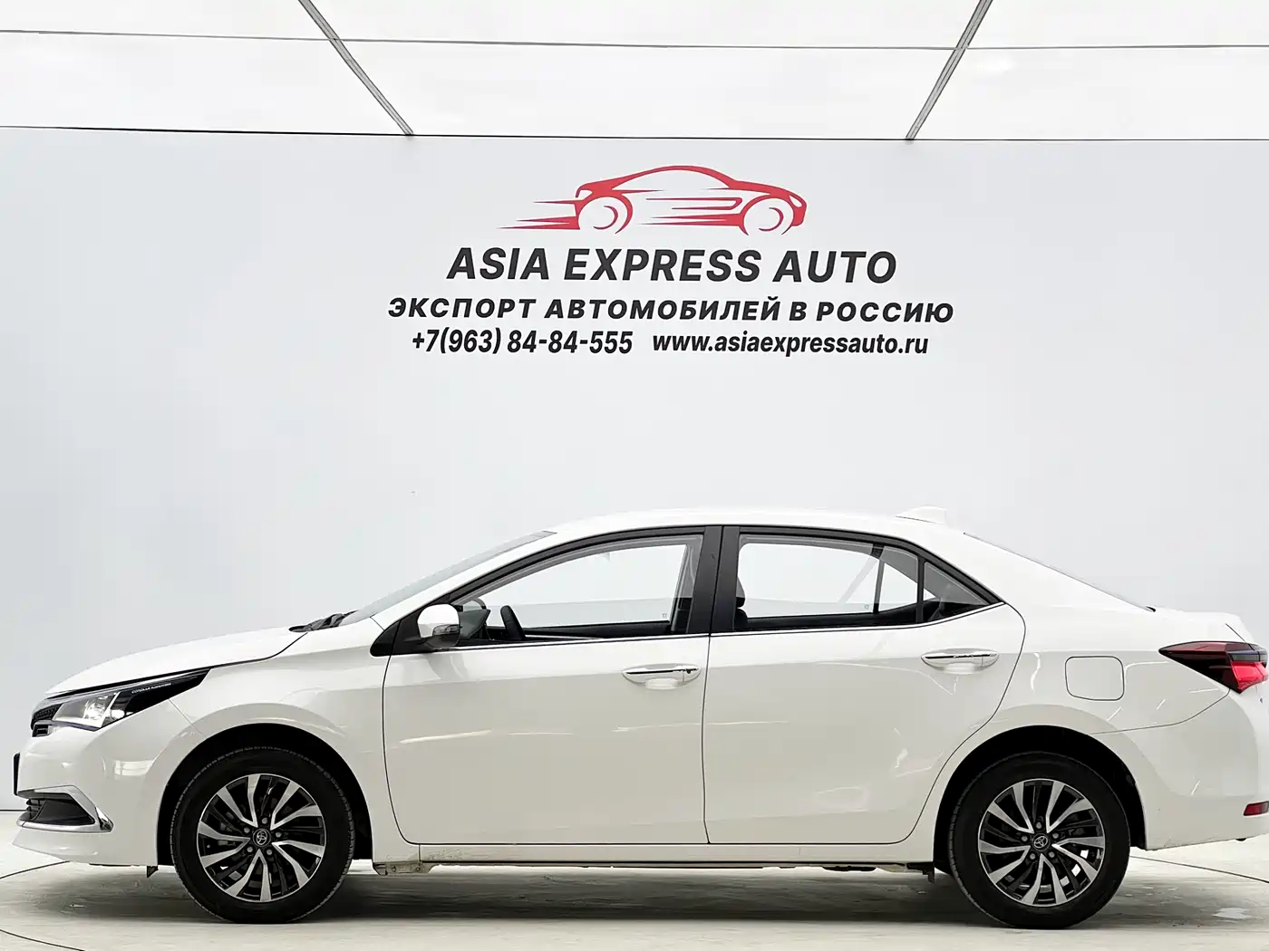 Toyota Corolla 2018 Hybrid 1.8L E-CVT Smart Edition фото 7