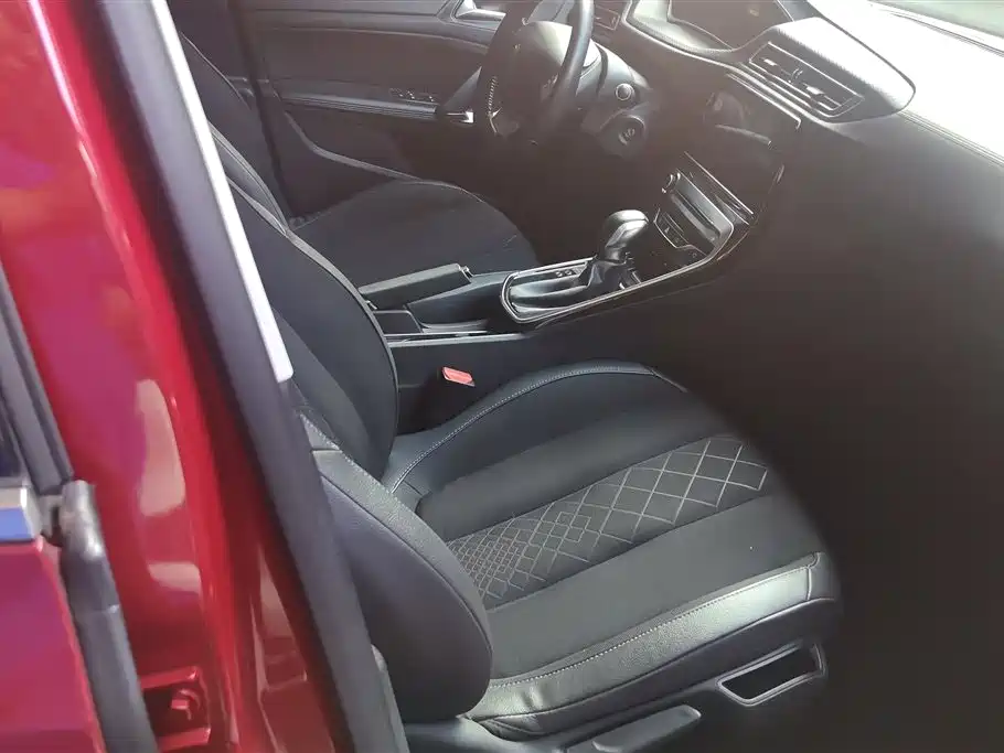 Peugeot 308 2016 230THP Automatic Luxury фото 8